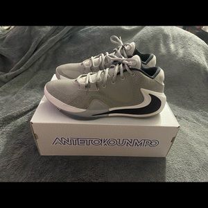 Nike Zoom Freak 1 ‘Atmosphere Grey’ Giannis